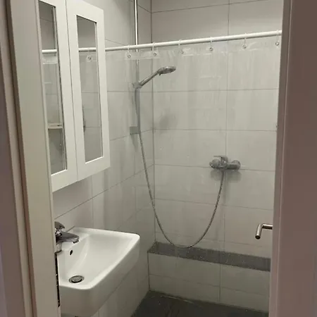 Simple Close To Center 홈스테이 *